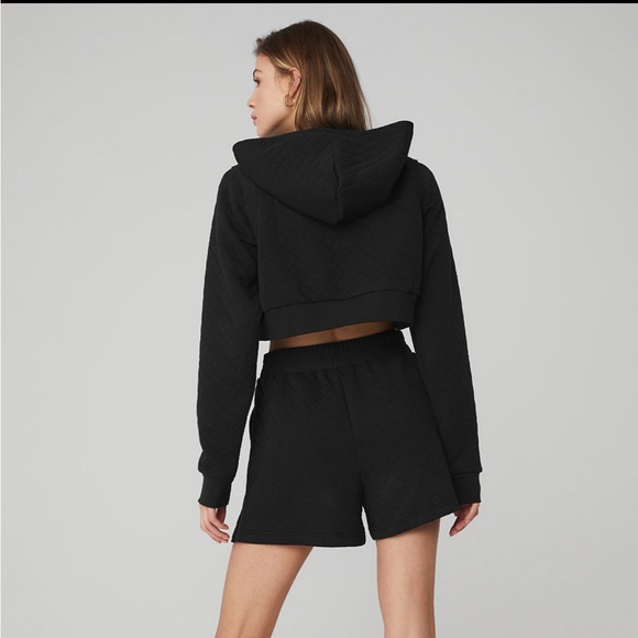 Alo Yoga Arena Cropped Hoodie in Black - Picture 3 of 6